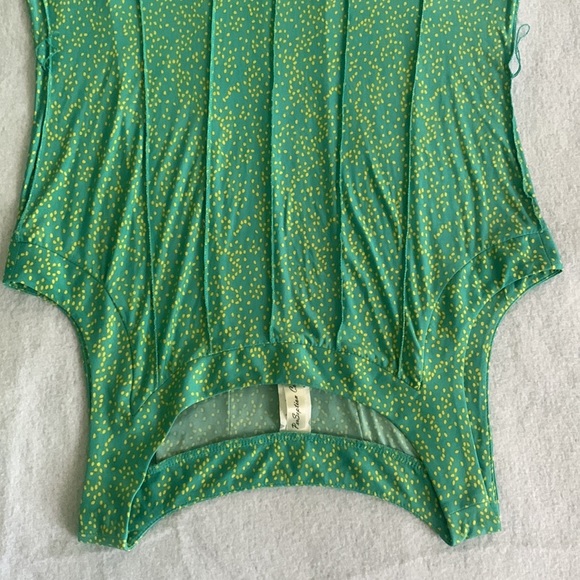 Per septum concept green short sleeve yellow small dotted dress for sale - Picture 4 of 5